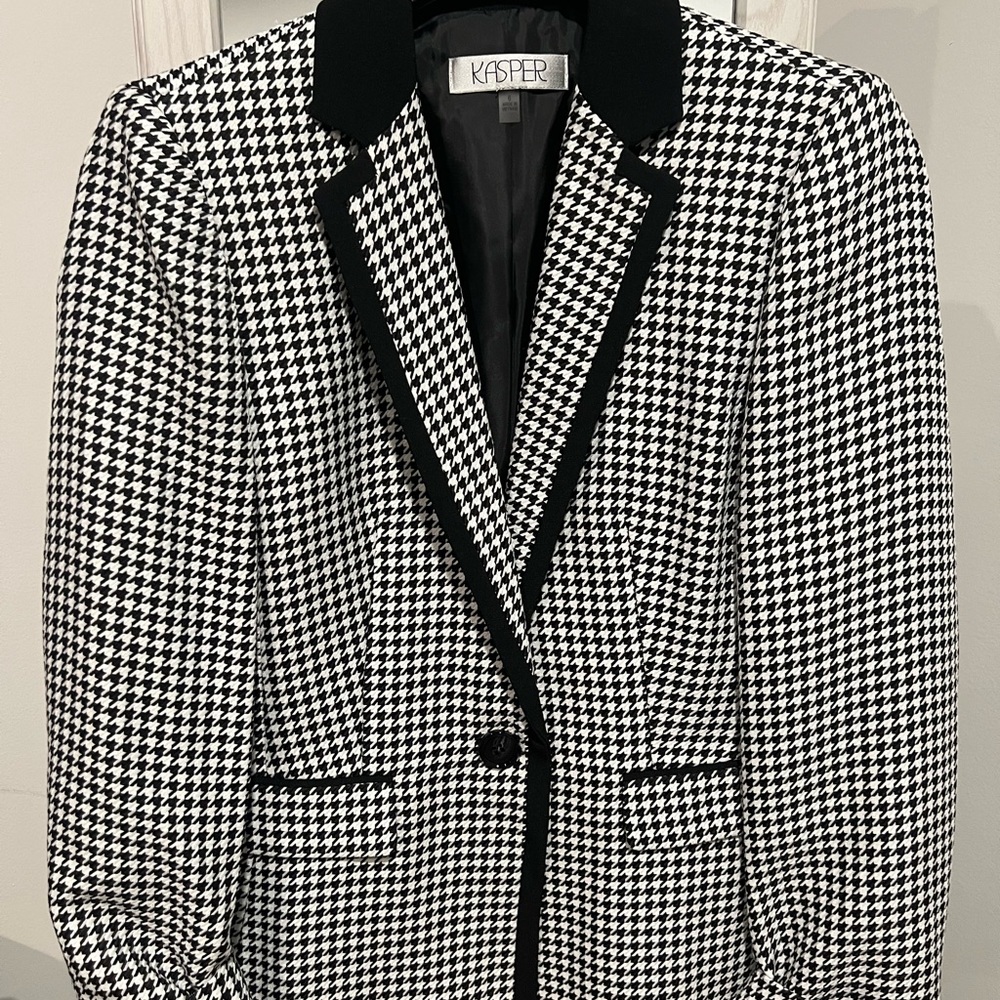 Kasper houndstooth blazer, size 6, NWT